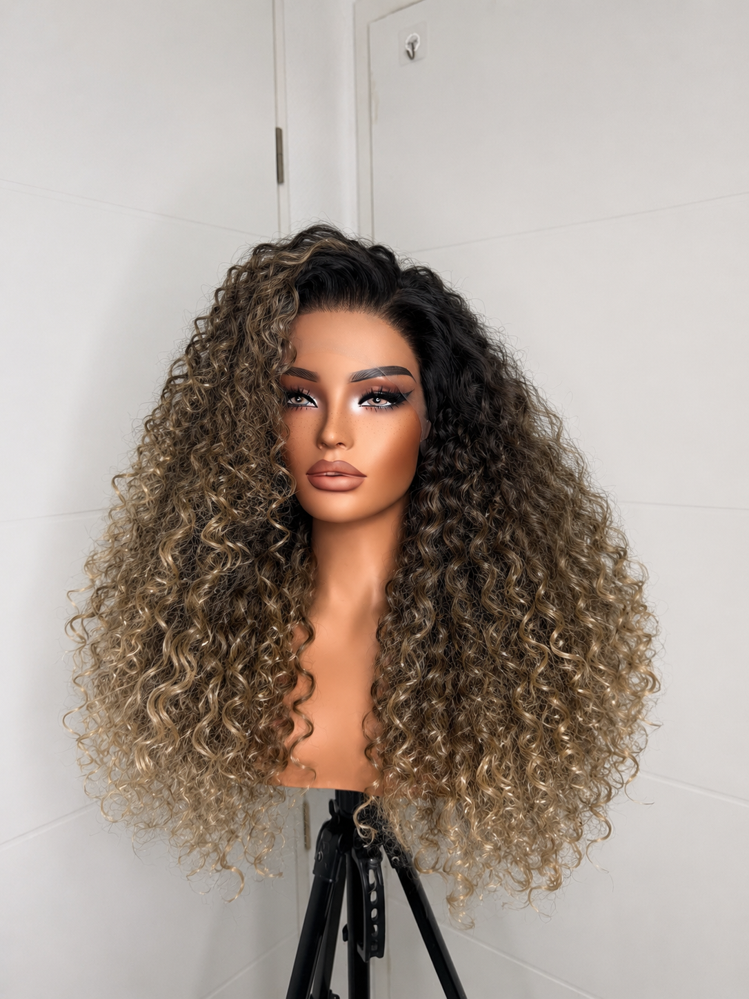 HALLO WIG